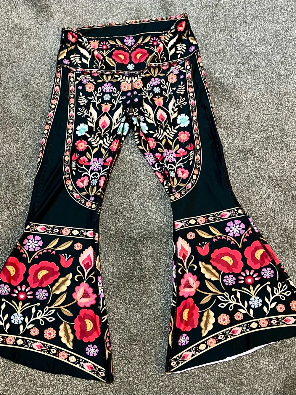 Yoga Democracy Sz XL Black Floral Bell-Bottom Leggings Fold-Over Waist Women’s